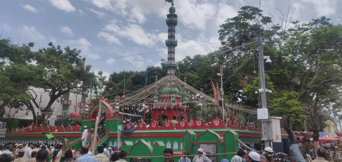 Bara Shaheed Dargah