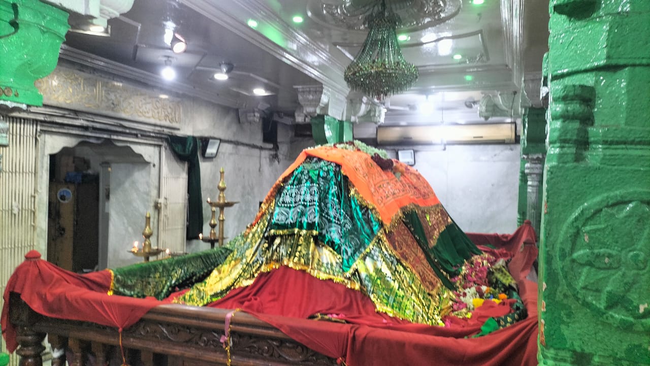 Hazrat Khwaja Syedna Baba Fakhruddin Soharwardy Rehmathullahi Alaih