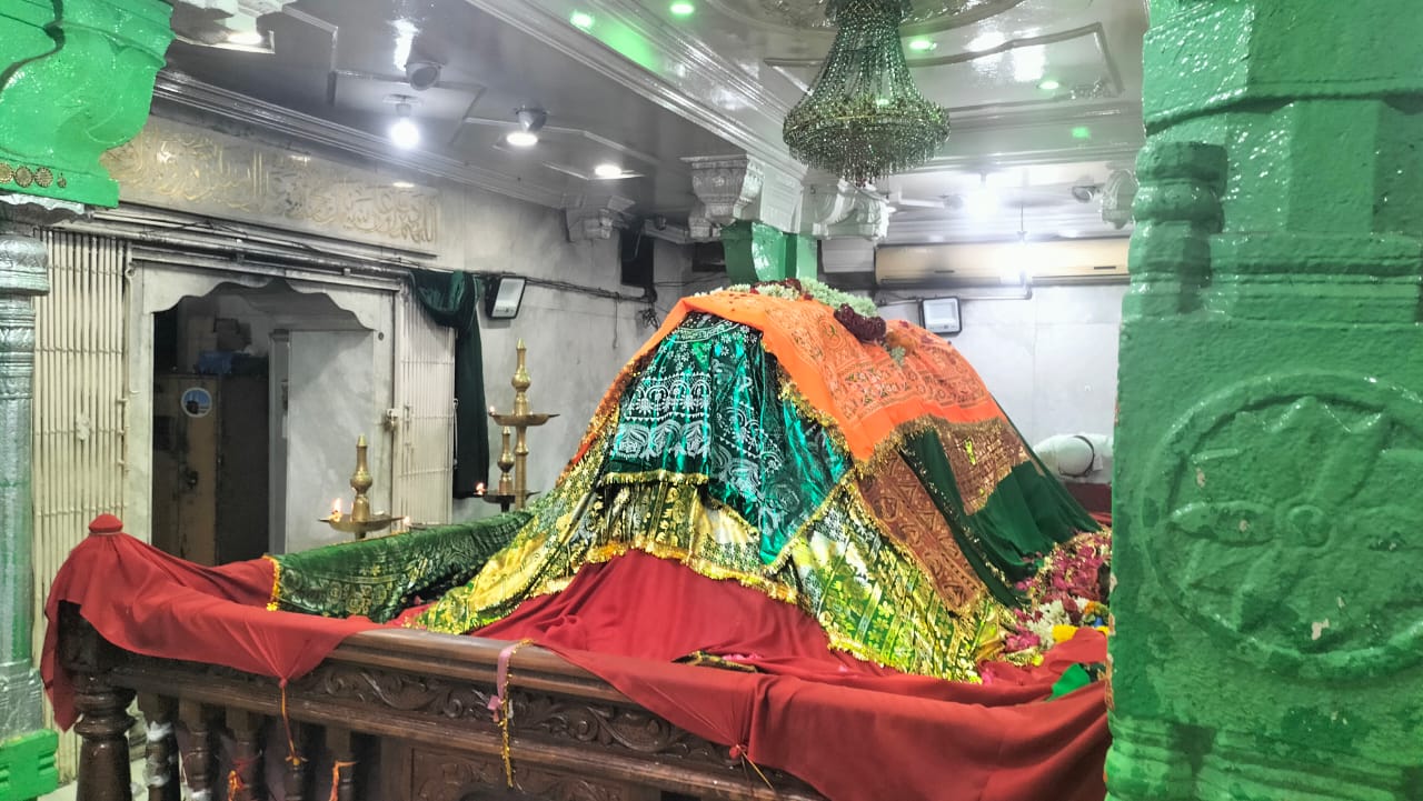 Hazrat Khwaja Syedna Baba Fakhruddin Soharwardy Rehmathullahi Alaih